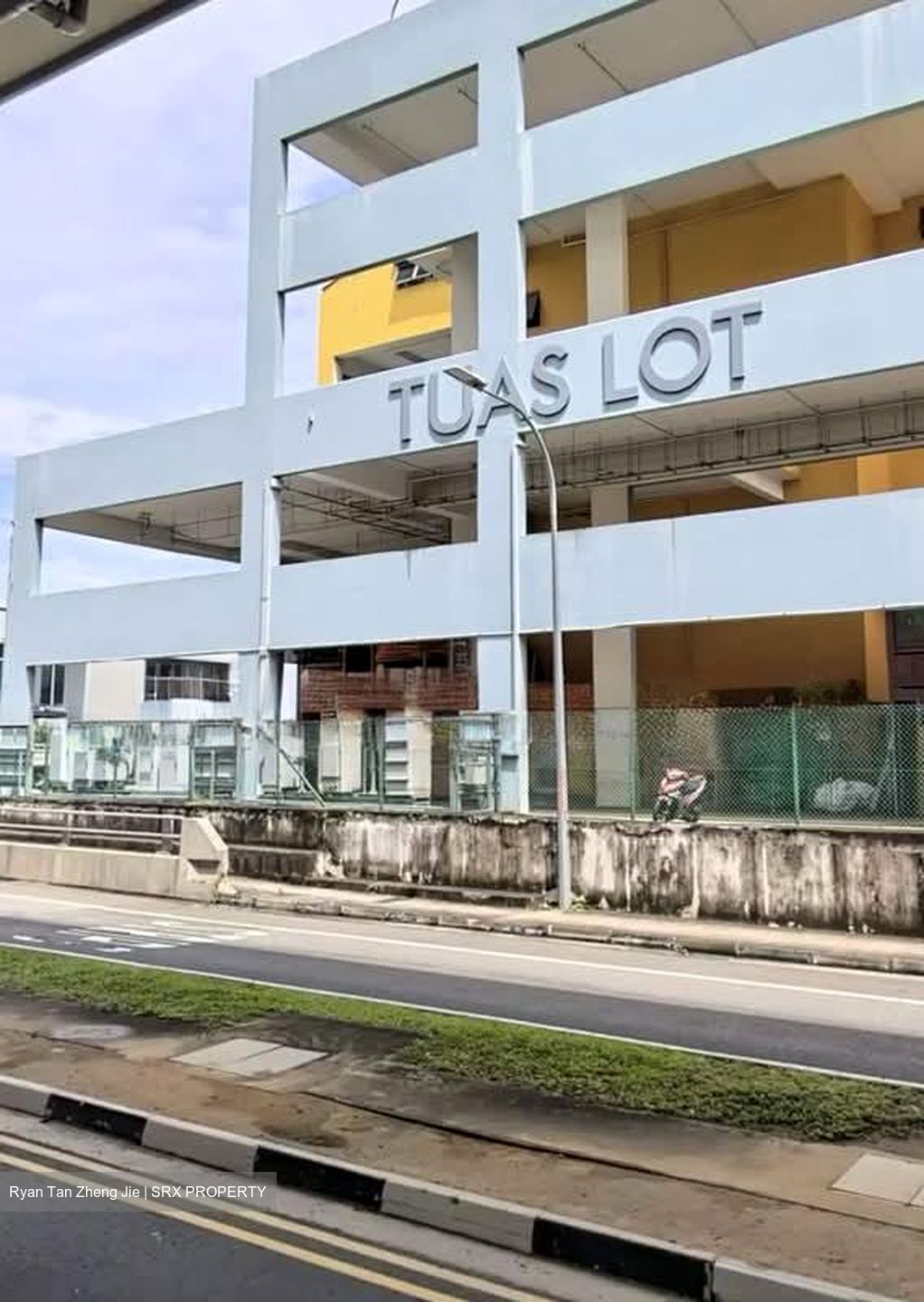 Tuas Lot (D22), Factory #561578611